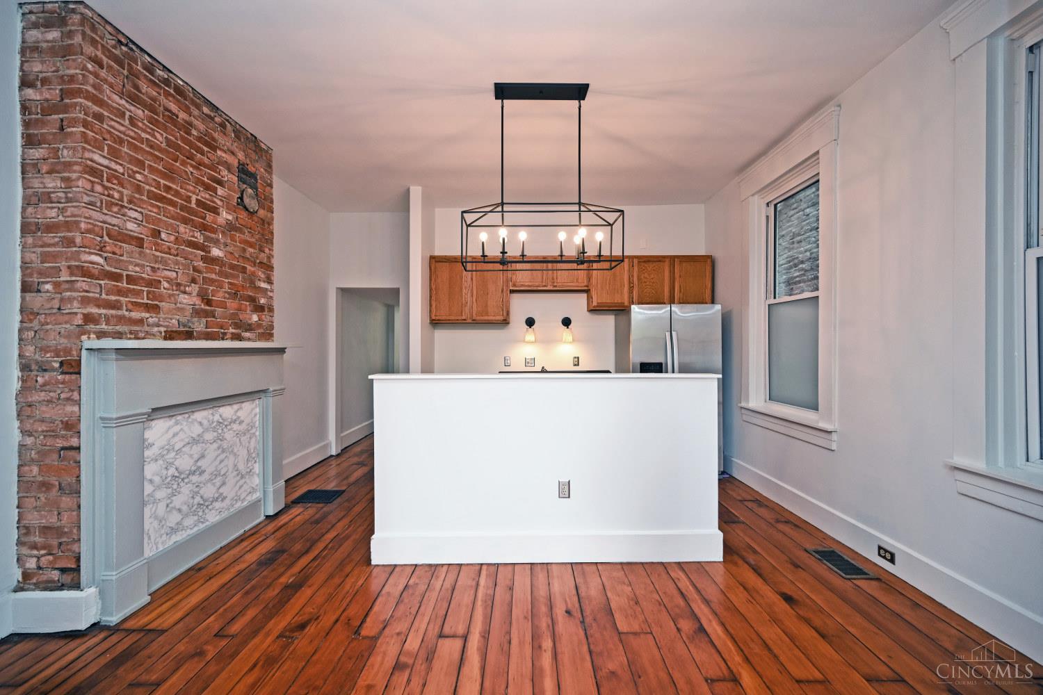 402 Liberty Hill