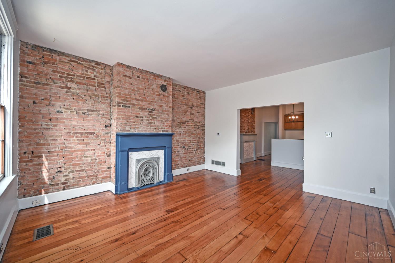 402 Liberty Hill