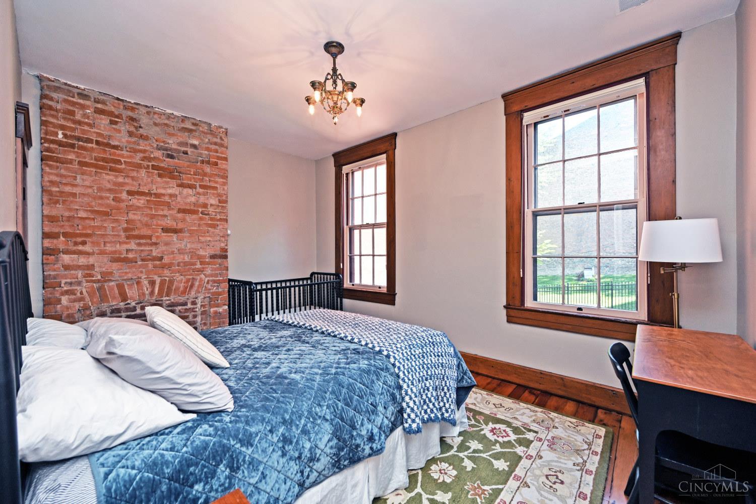 402 Liberty Hill
