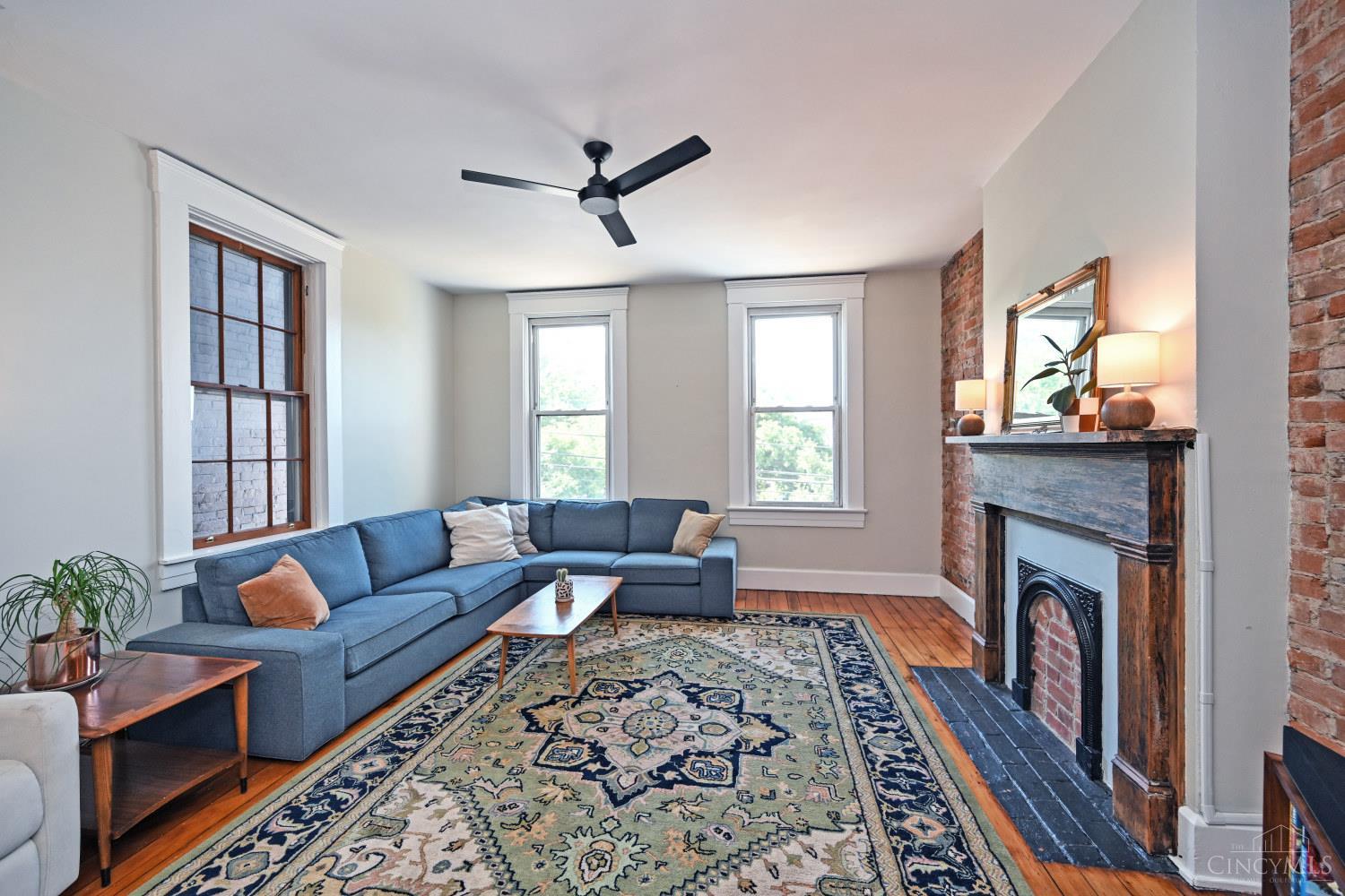 402 Liberty Hill