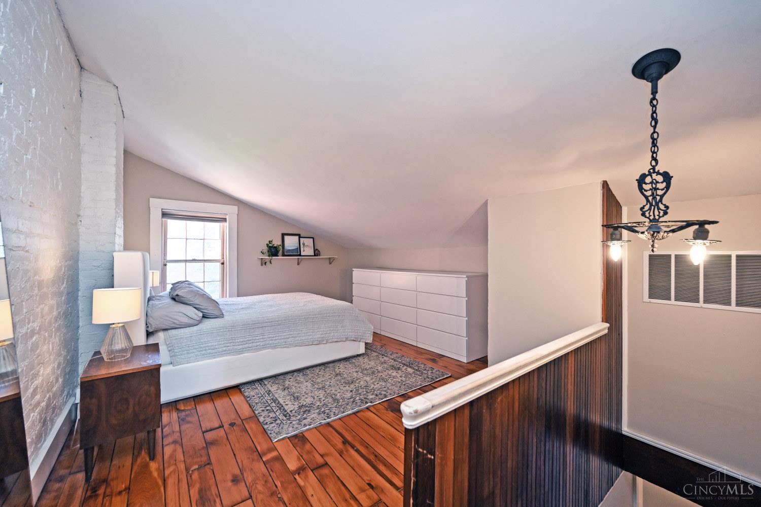 402 Liberty Hill