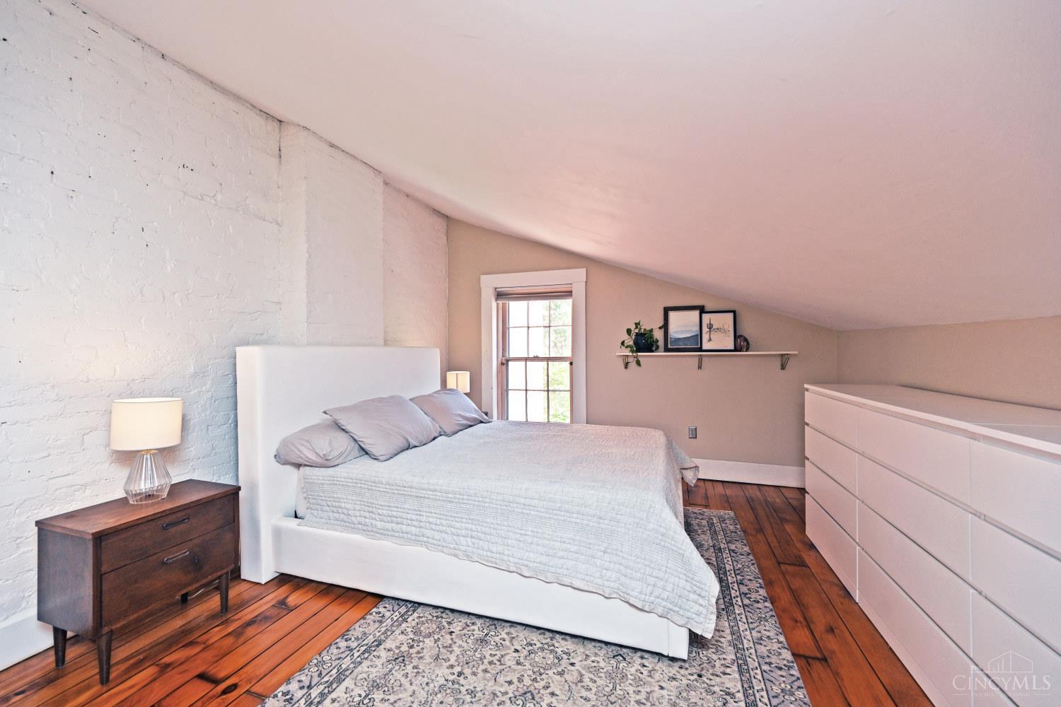 402 Liberty Hill