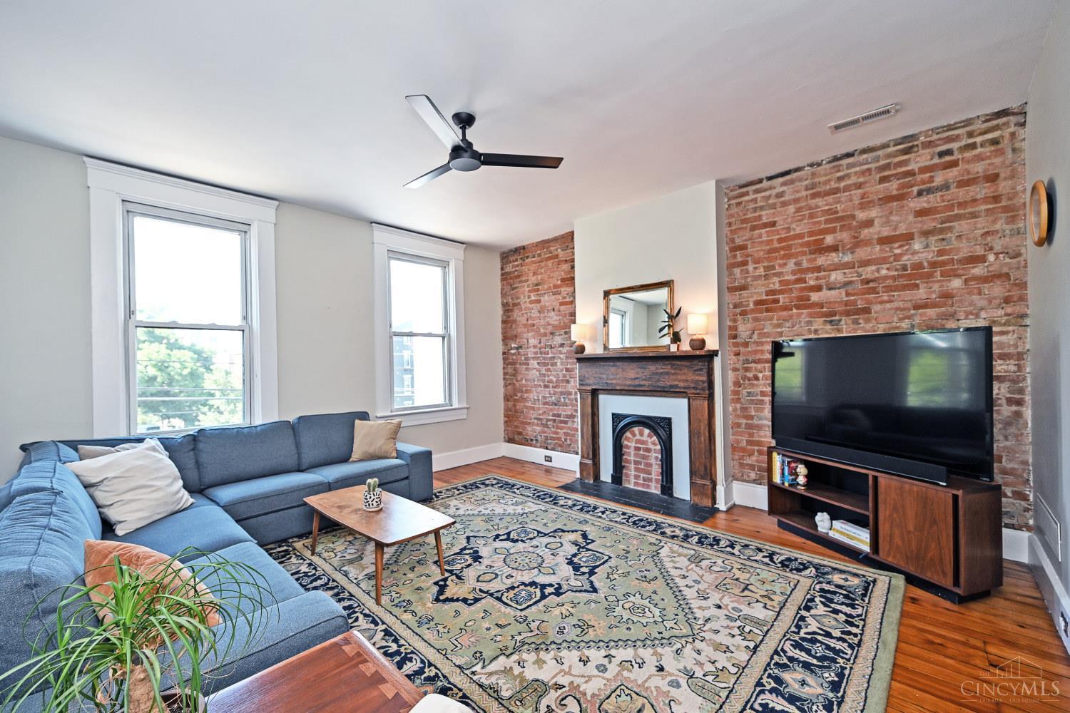 402 Liberty Hill