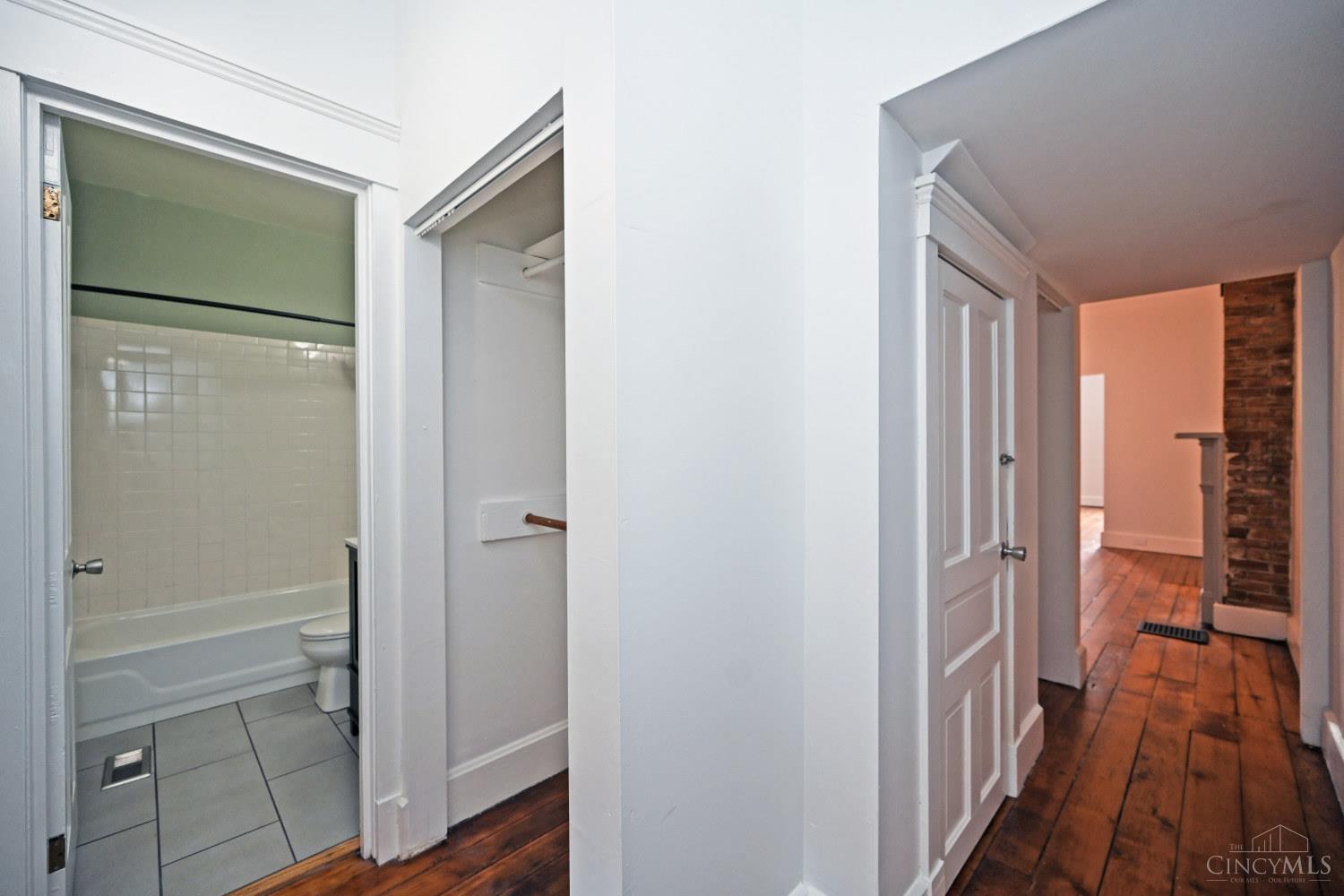 402 Liberty Hill