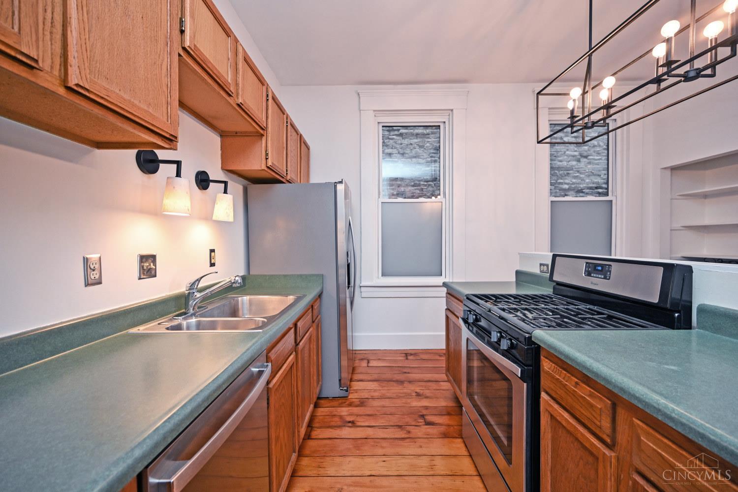402 Liberty Hill
