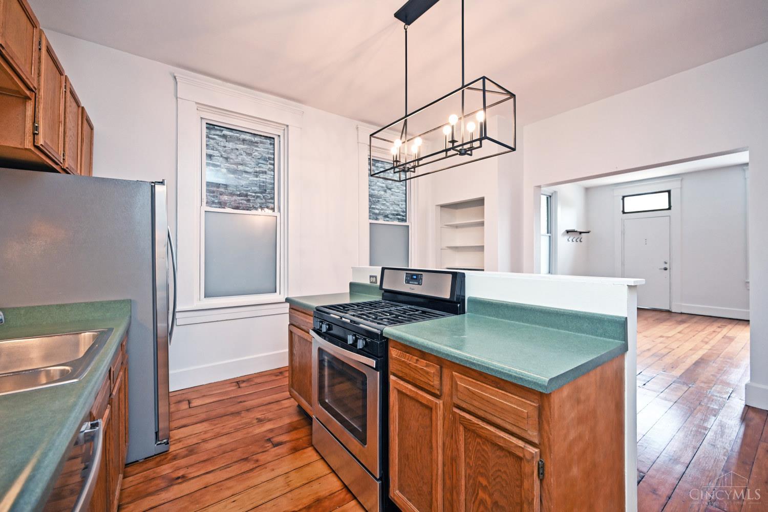 402 Liberty Hill
