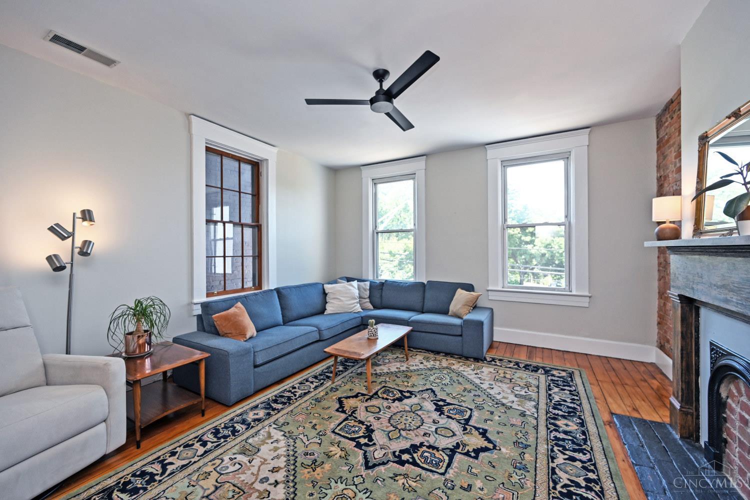 402 Liberty Hill