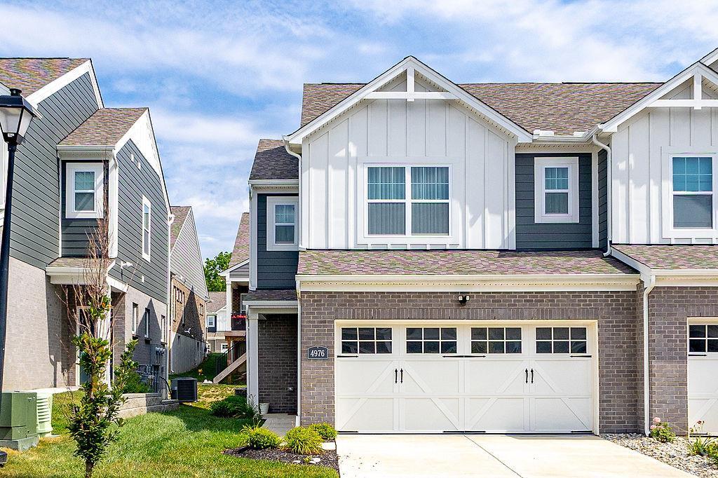 4976 Pebble Ct
