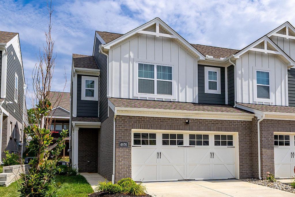 4976 Pebble Ct
