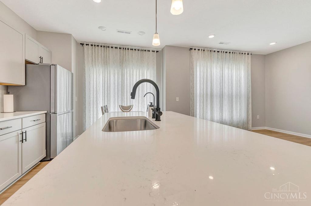 4976 Pebble Ct