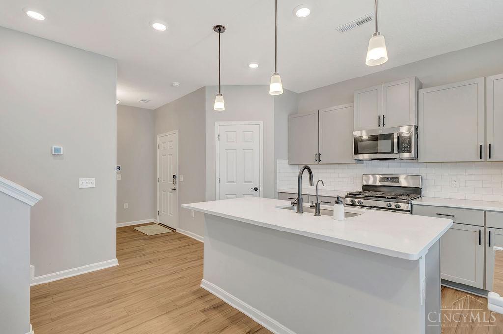 4976 Pebble Ct