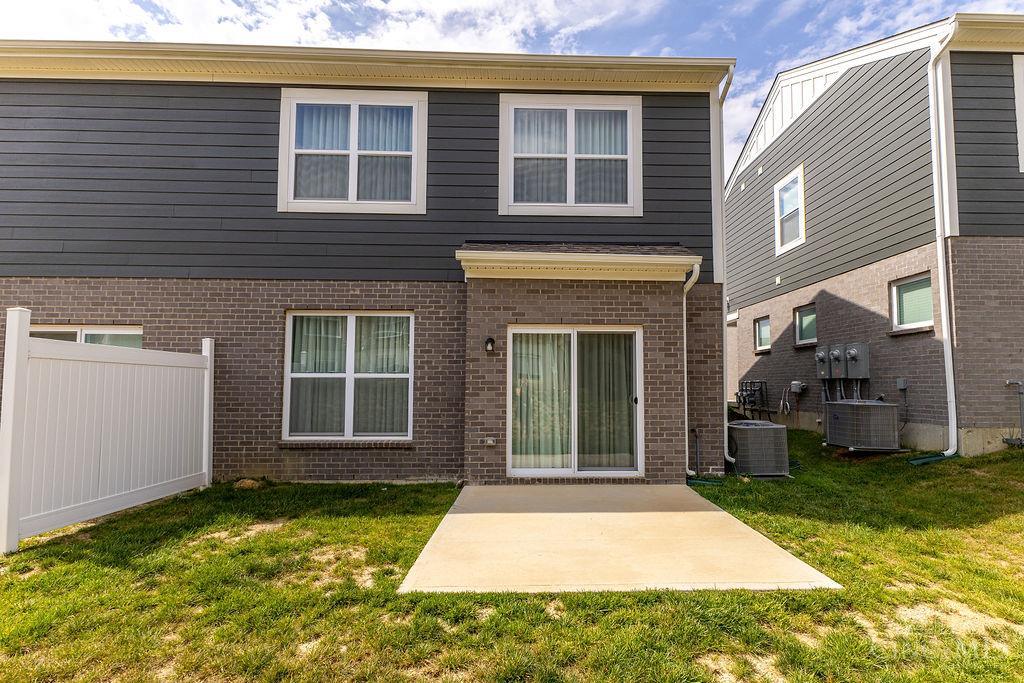 4976 Pebble Ct