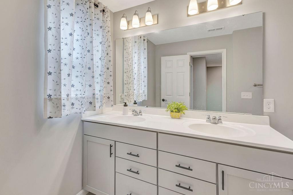 4976 Pebble Ct
