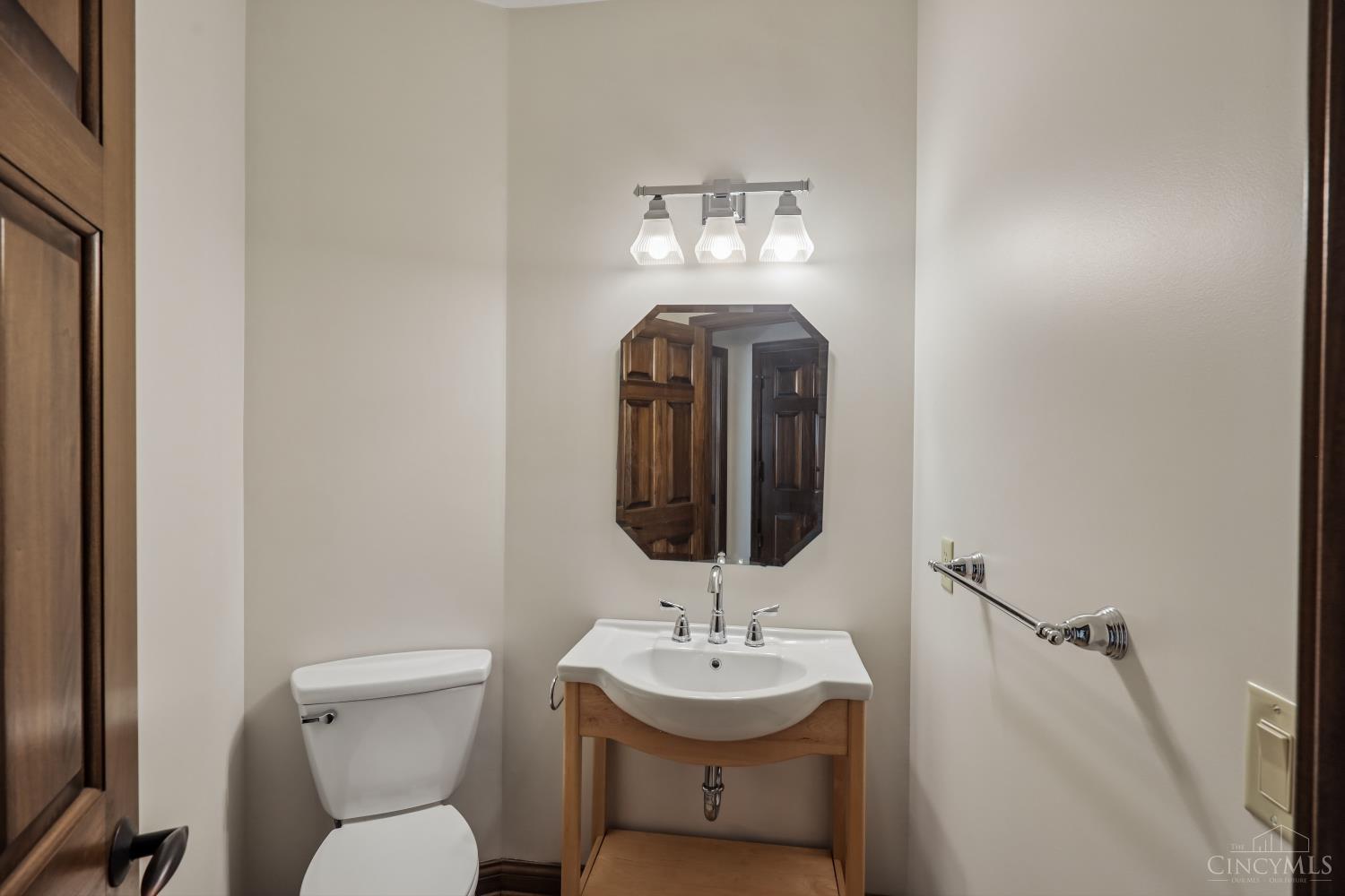 1100 Bridle Ridge Lane