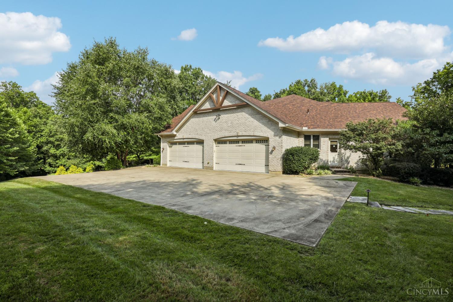 1100 Bridle Ridge Lane