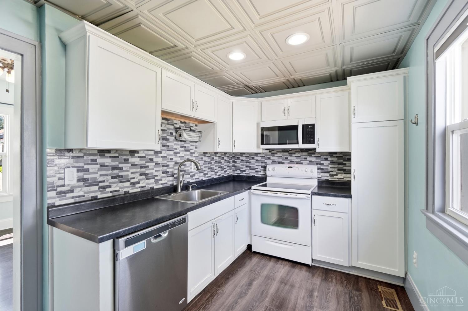415 Harrison Avenue