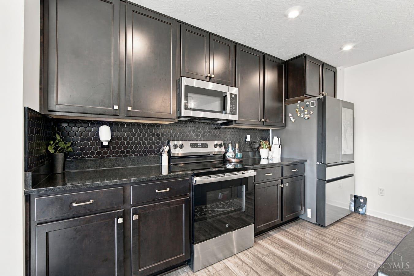 3325 Sunbeam Place