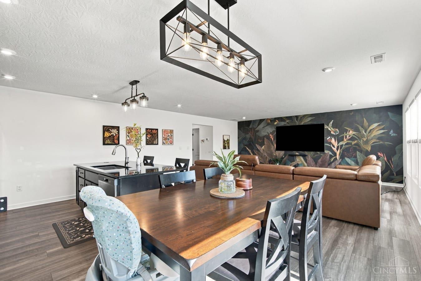 3325 Sunbeam Place