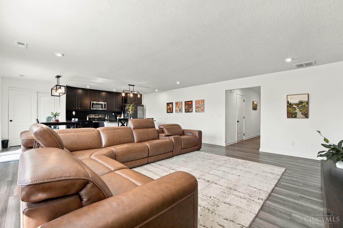 3325 Sunbeam Place