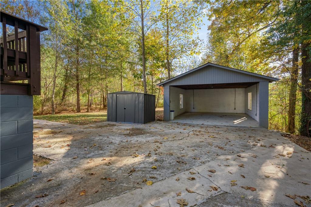 1736 Dickerson Drive SE