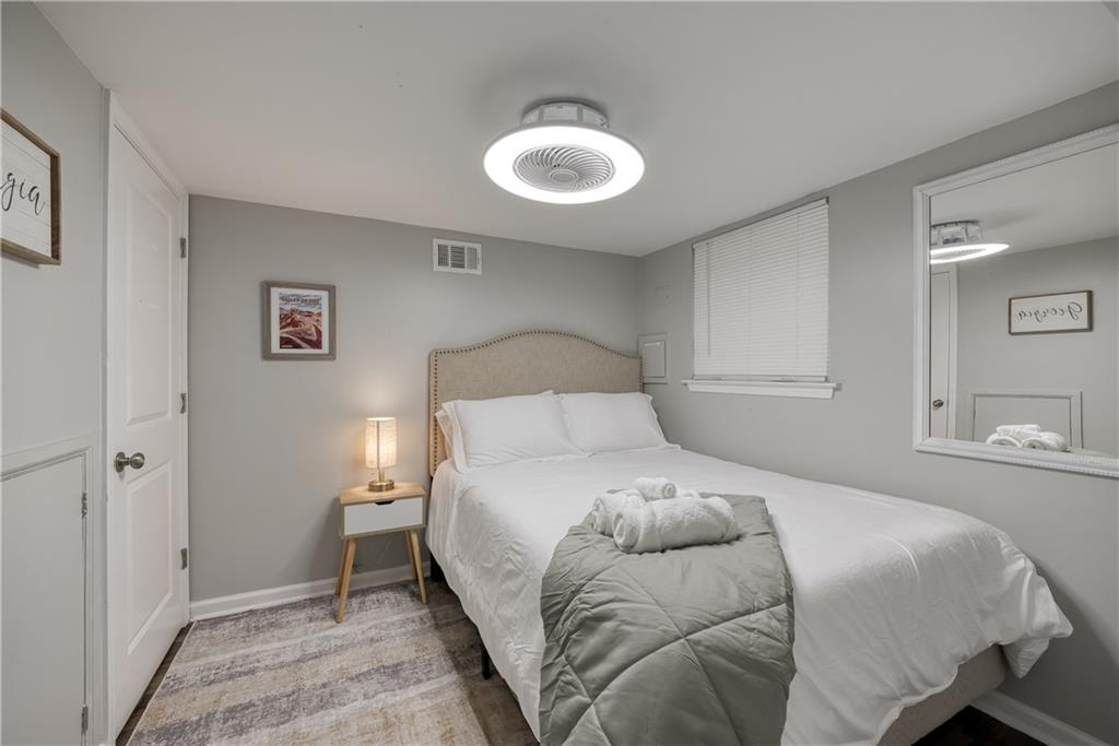 1736 Dickerson Drive SE