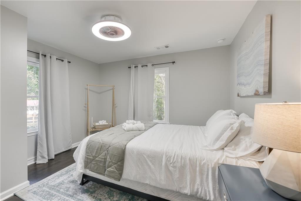 1736 Dickerson Drive SE