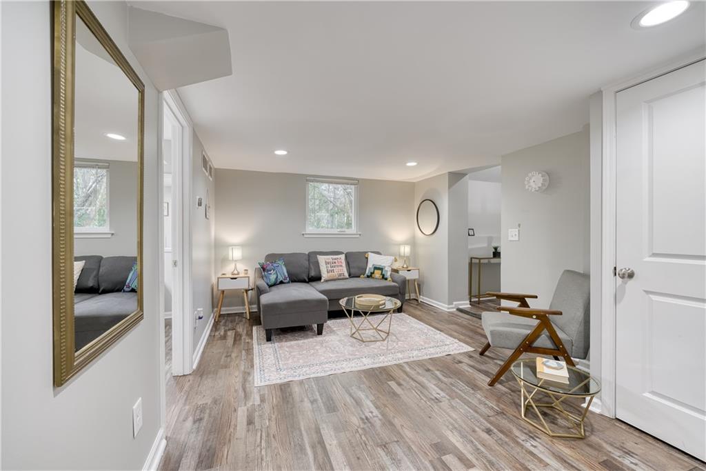 1736 Dickerson Drive SE