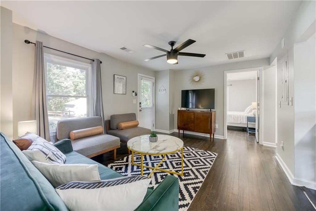 1736 Dickerson Drive SE