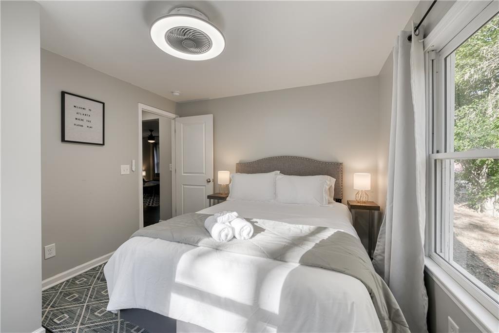 1736 Dickerson Drive SE