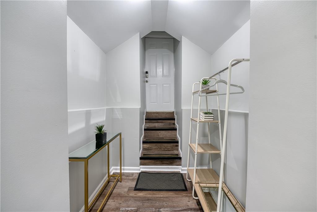 1736 Dickerson Drive SE