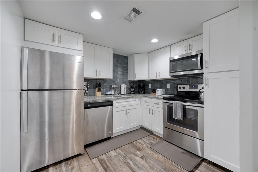 1736 Dickerson Drive SE