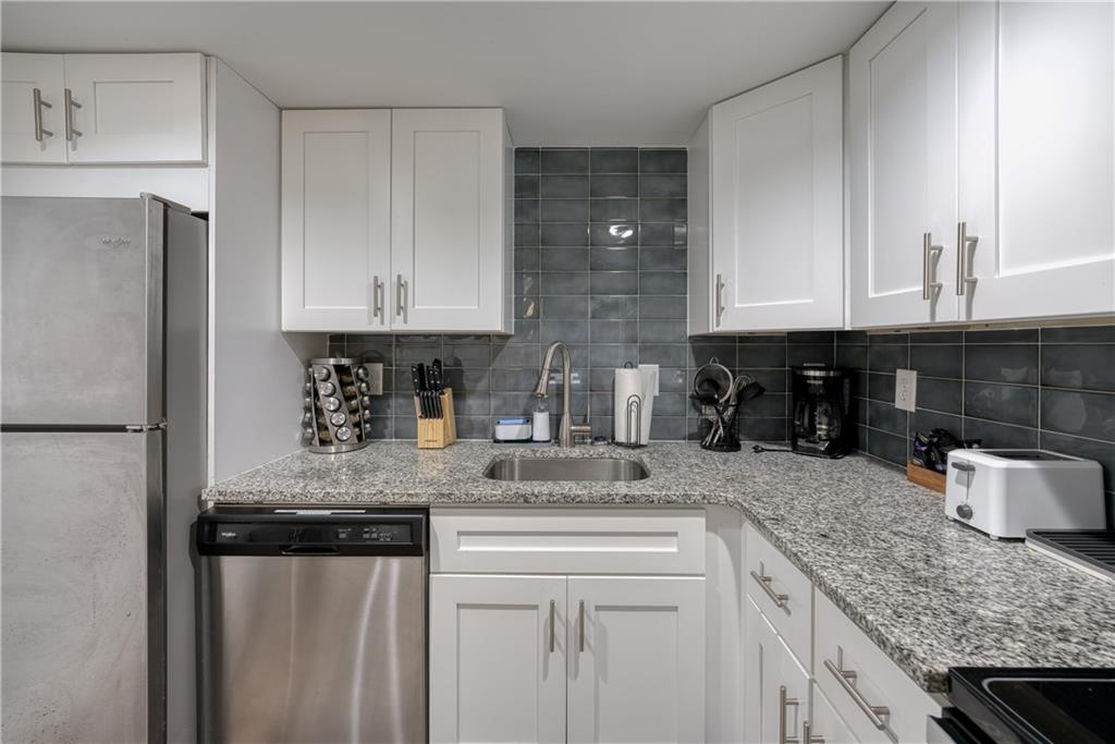 1736 Dickerson Drive SE