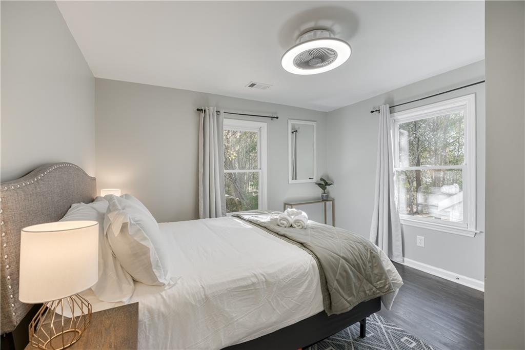 1736 Dickerson Drive SE