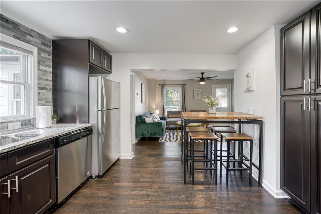 1736 Dickerson Drive SE