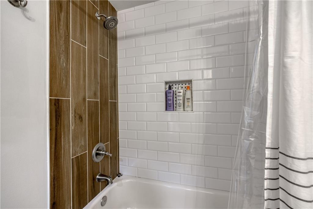 1736 Dickerson Drive SE