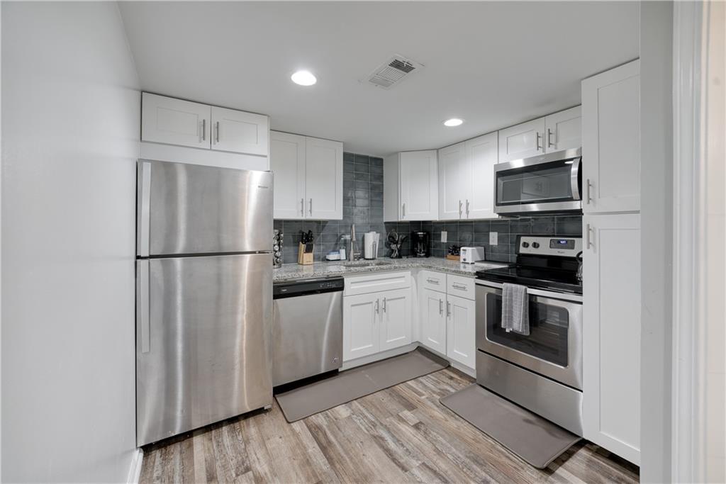 1736 Dickerson Drive SE