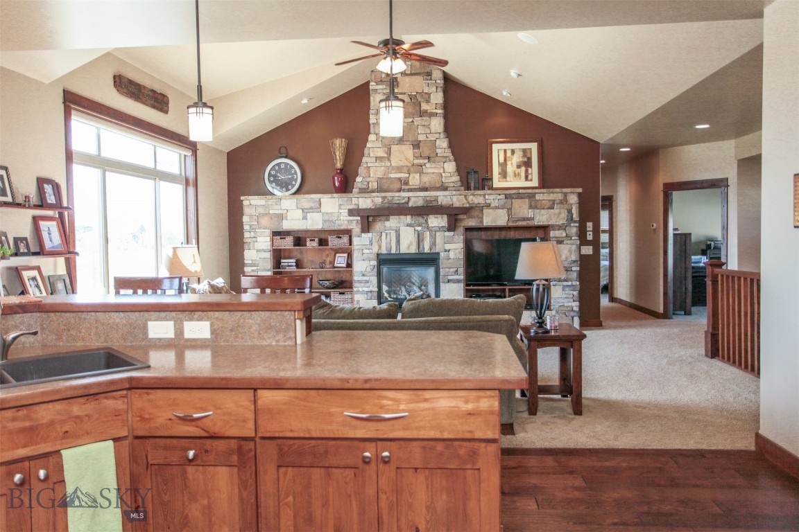 2190 Andalusian Avenue