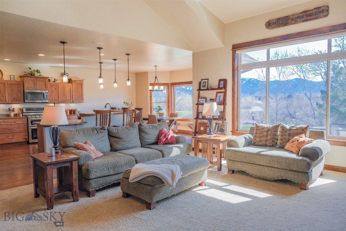 2190 Andalusian Avenue