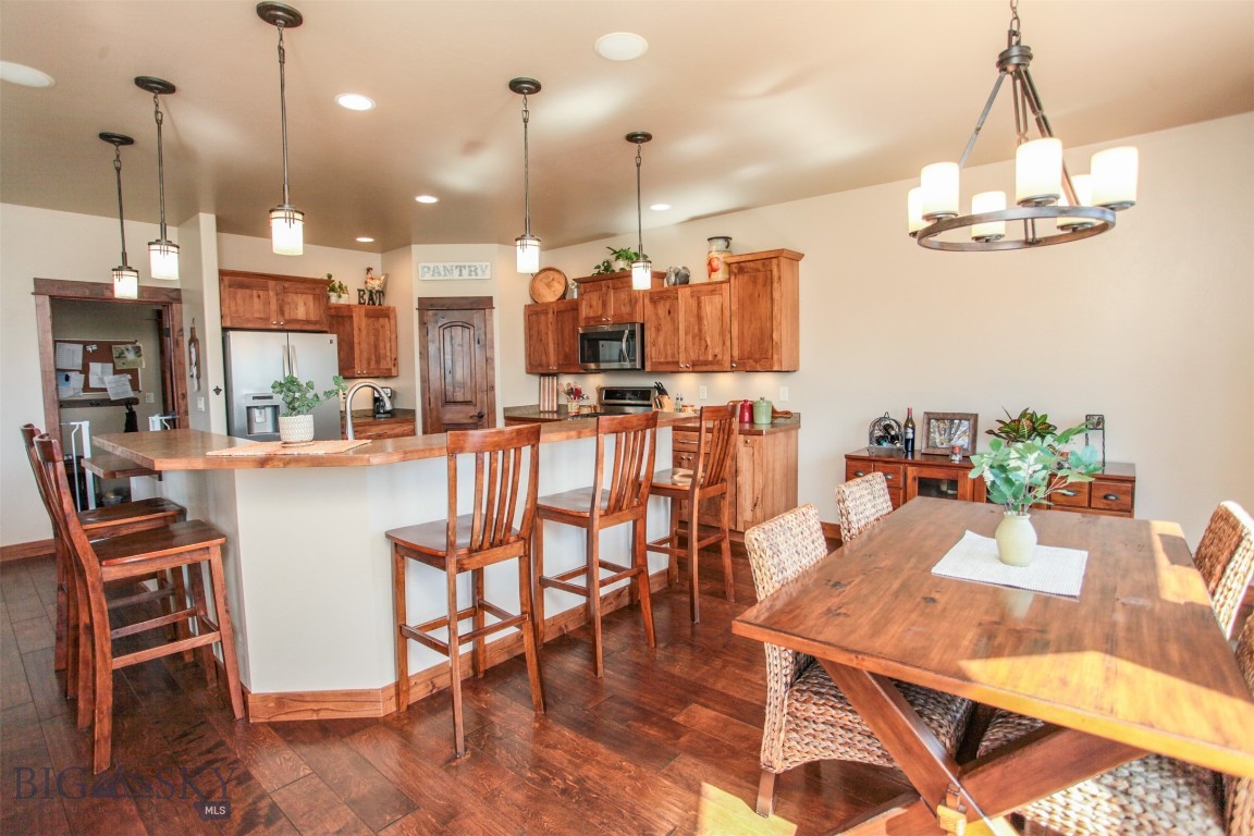 2190 Andalusian Avenue