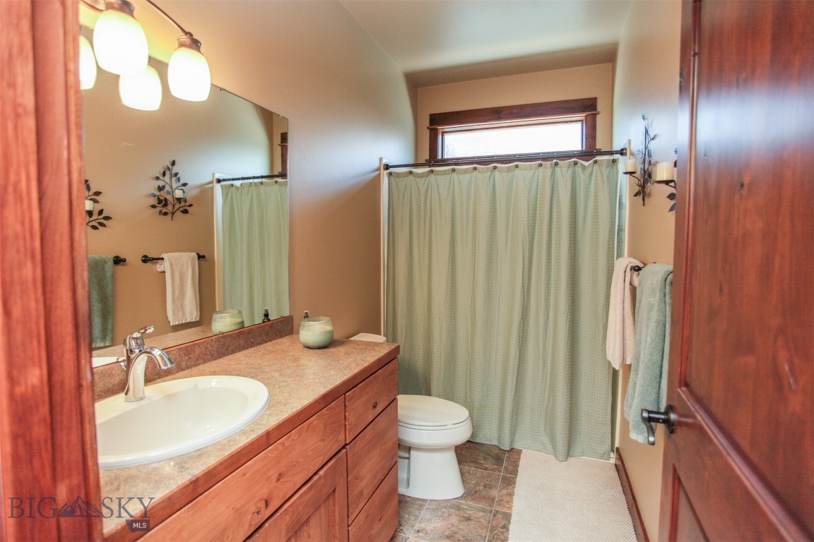 2190 Andalusian Avenue