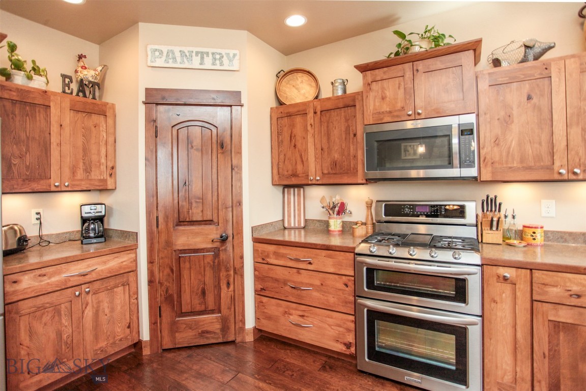 2190 Andalusian Avenue