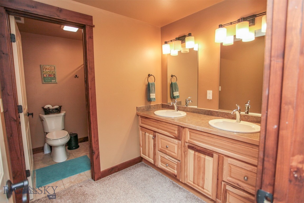 2190 Andalusian Avenue