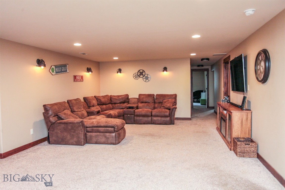 2190 Andalusian Avenue