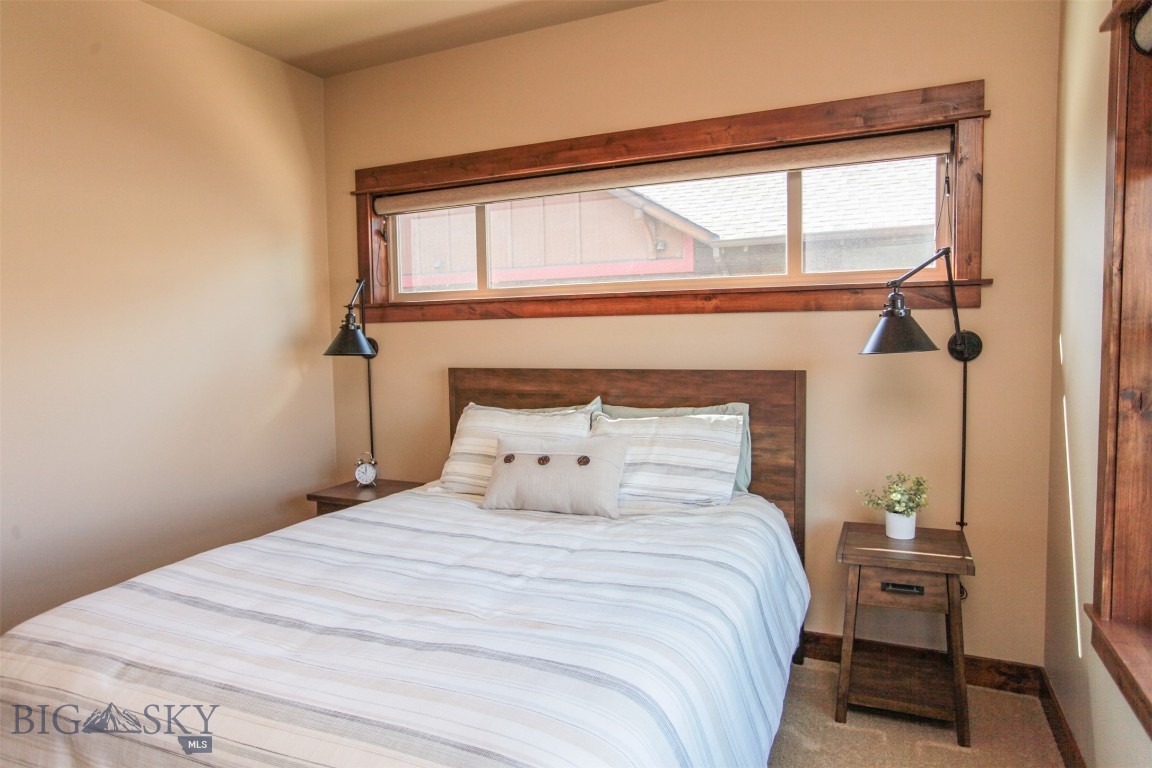 2190 Andalusian Avenue