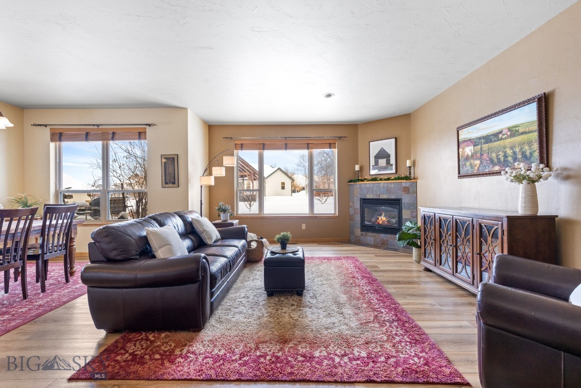 65 W Clara Court