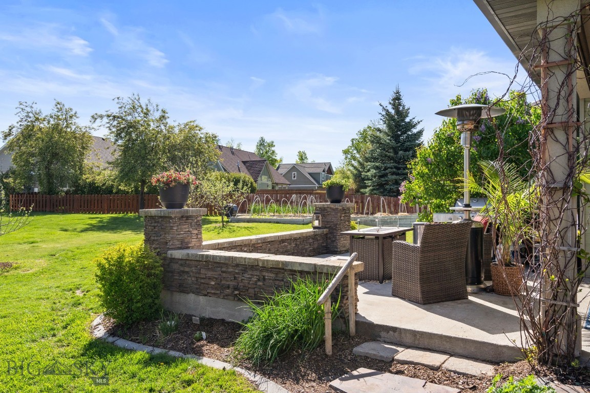 65 W Clara Court