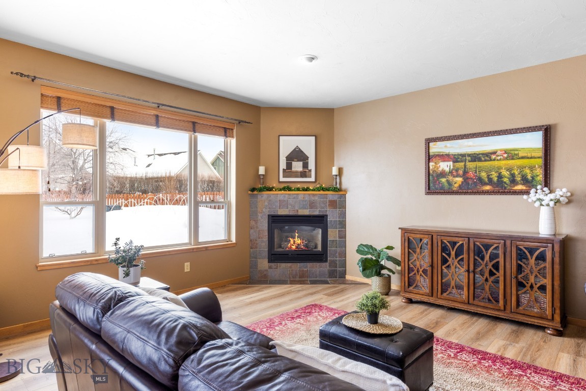 65 W Clara Court