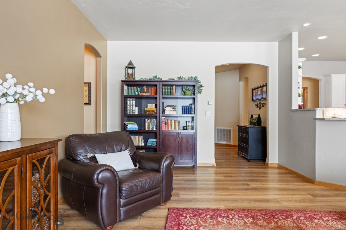 65 W Clara Court