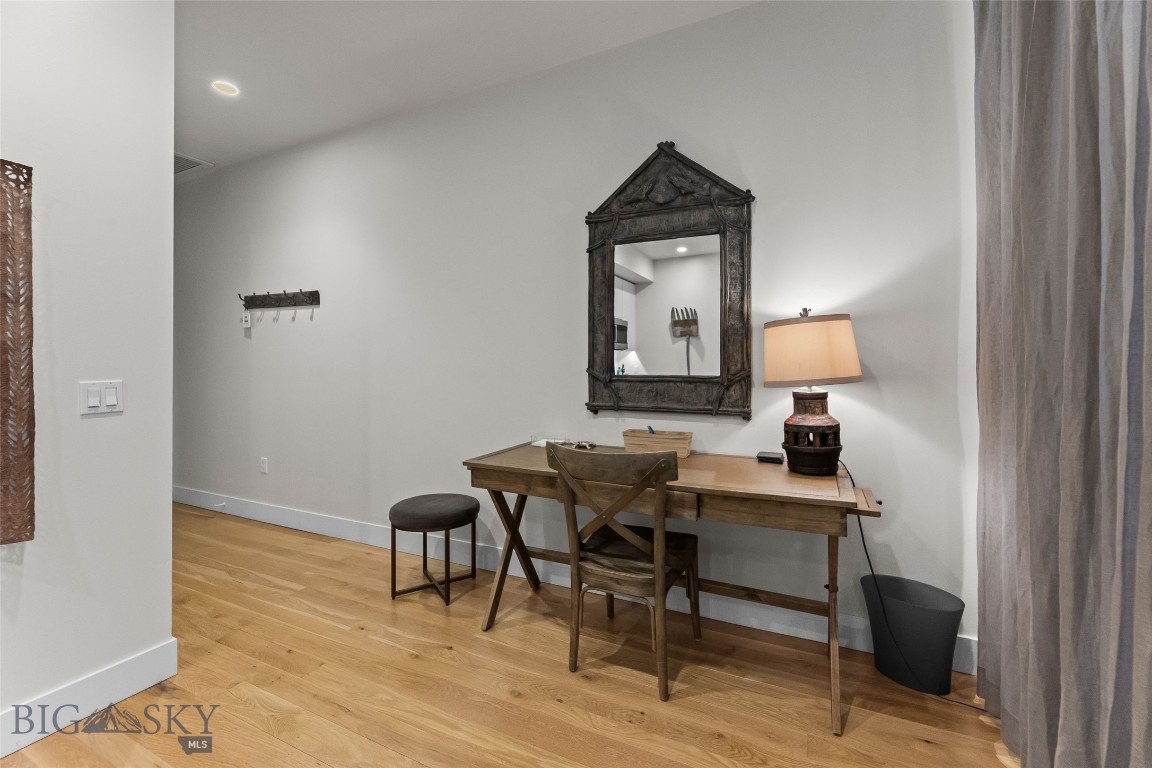 5 W Mendenhall 415
