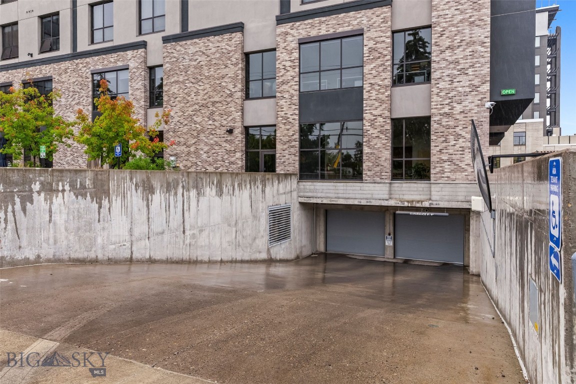 5 W Mendenhall 415